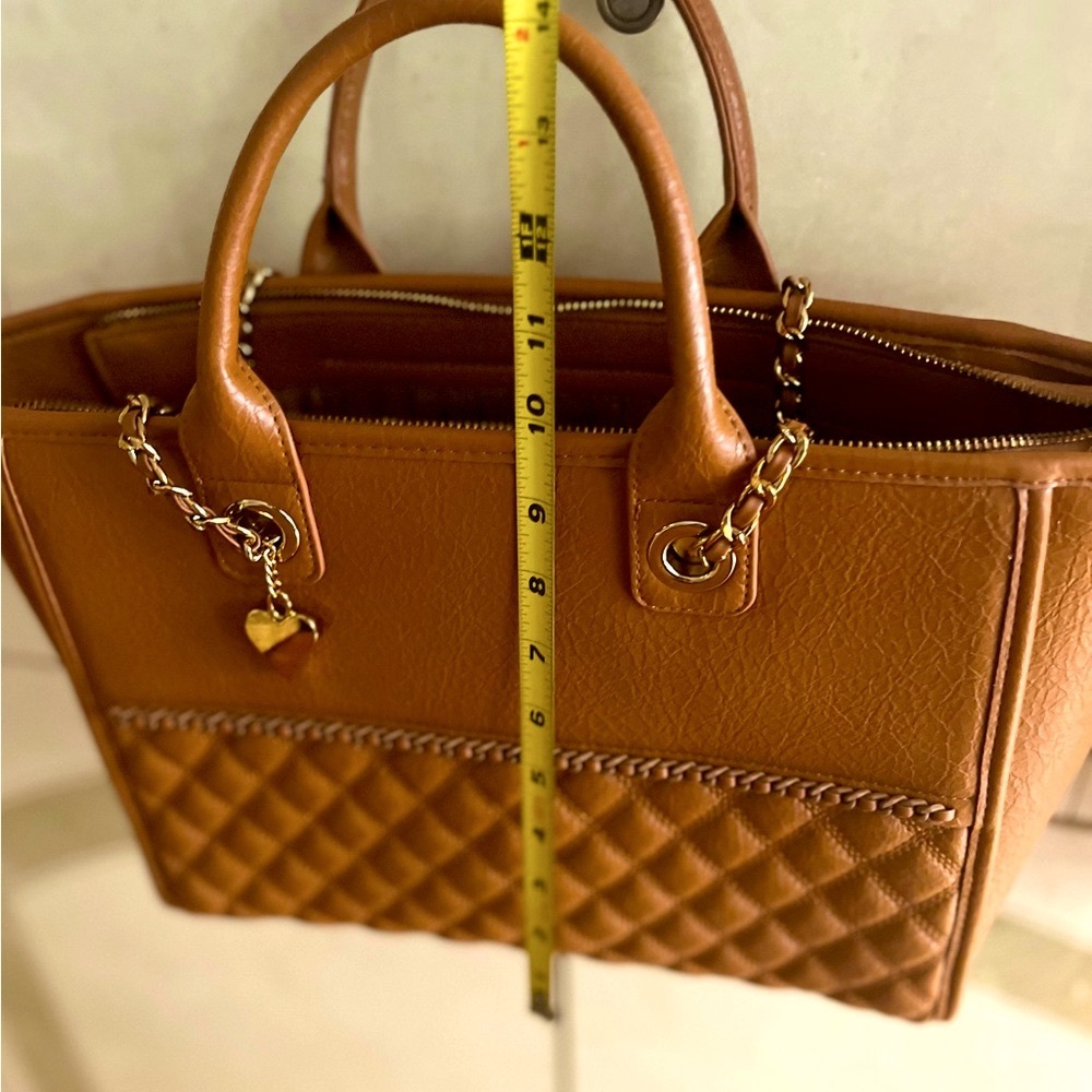 Brand new stunning foreign designed 5 pockets brown elegant Leather han… - Picture 8 of 12